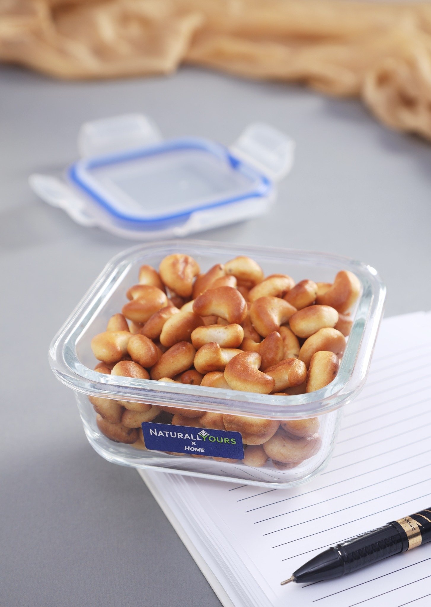 NATURALLYOURS 320 ml Square Glass Storage Container with Flat PP Lid 1Pcs